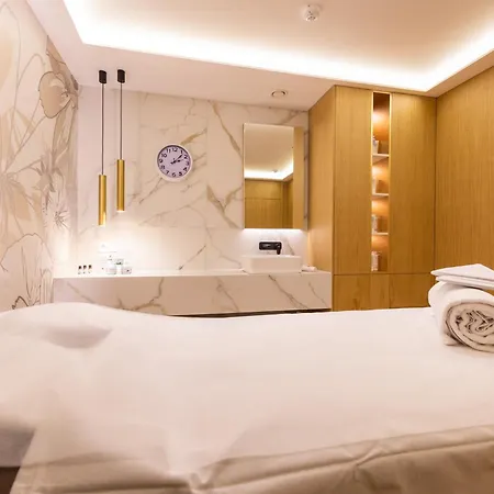 Hotel Admiral - Ultra Inclusive&private Golden Sands